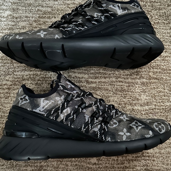 Louis Vuitton Fastlane Monogram Shoes - Picture 4 of 5